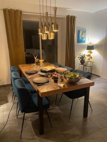 B&B Insolite Entre Lyon Et Aeroport Pusignan Bagian luar foto