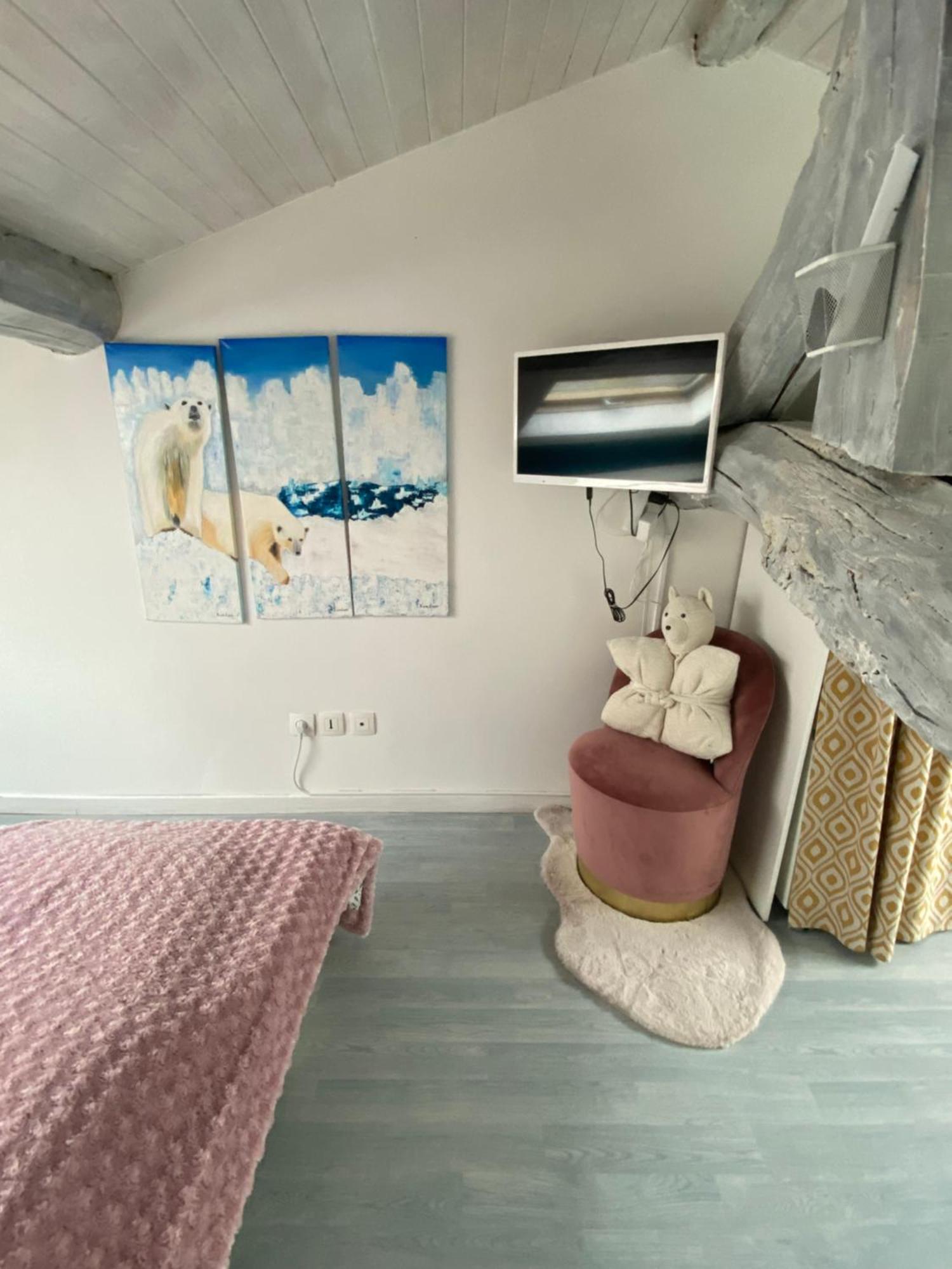 B&B Insolite Entre Lyon Et Aeroport Pusignan Bagian luar foto