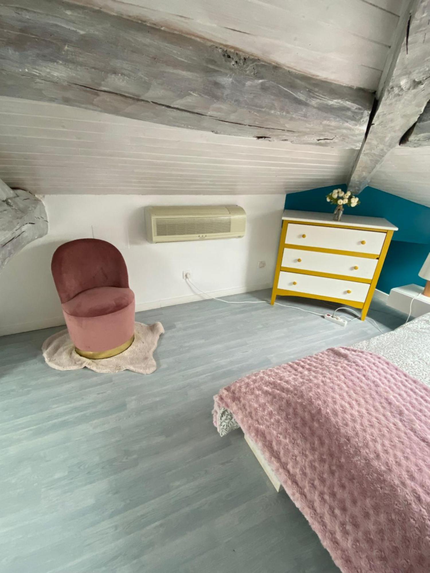 B&B Insolite Entre Lyon Et Aeroport Pusignan Bagian luar foto